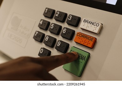 Electronic Urn Ballot Box. Brazilian Elections. Digital Vote Device On Voting Booth. System By Electoral Justice, UE 2020 Model Used At 2022 Presidential Elections - Rio, Brazil 09.29.2022