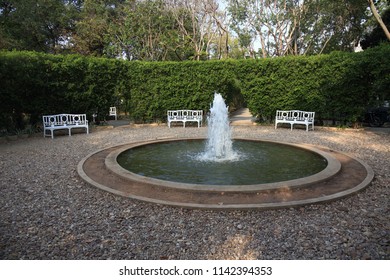 Brunnen Garten Stock Photos Images Photography Shutterstock