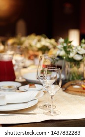 Elegance Table Set Up For Dinning Room 