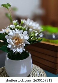 Elegant artificial white flowers in a pot, perfect for home decor or wedding centerpieces. Lifelike fake plants for lasting beauty. #ArtificialFlowers #HomeDecor #WeddingDecor #FakePlants