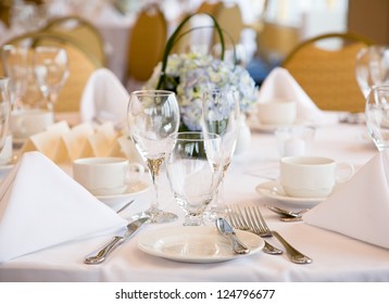 Elegant Banquet Wedding Table Setting
