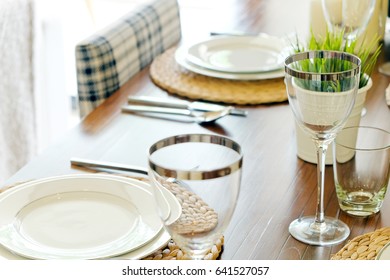 Elegant dining table setting 