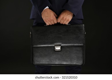 9,979 Briefcase business carrying man Images, Stock Photos & Vectors