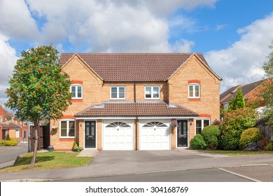 Elegant Semi Detached House With Garage