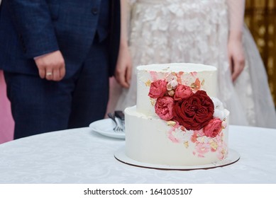 Wedding Cake Eating Images Stock Photos Vectors Shutterstock