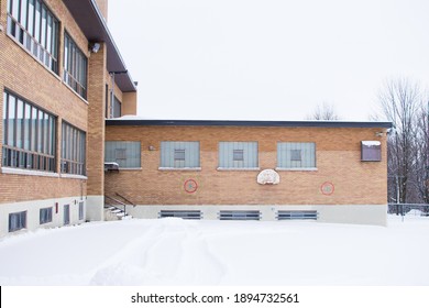 Elementary school building : Warwick, Quebec, Canada - January 2021
