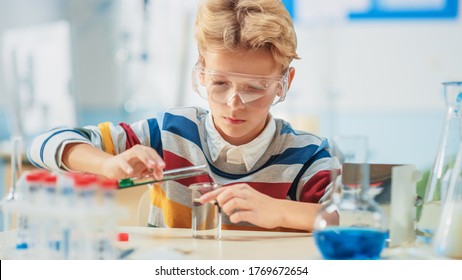 3,516 Kid safety goggles Images, Stock Photos & Vectors | Shutterstock