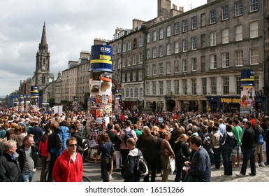 elevated view of crowds on Royal Mile during Edinburgh festival