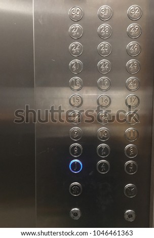 the elevator buttoms