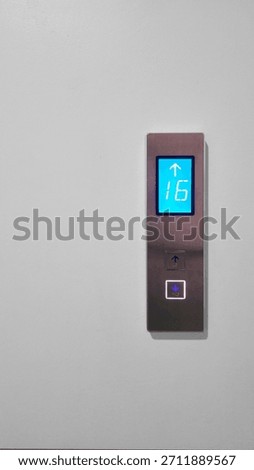 Elevator call panel with digital floor display