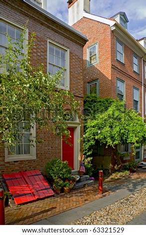 Elfreth's Alley is the oldest residential street in the country.