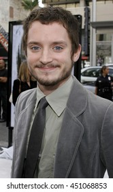 Elijah Wood At The World Premiere Of 'Happy Feet' Held At The Grauman's Chinese Theatre In Hollywood, USA On November 12, 2006.