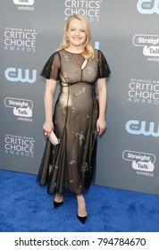 Elizabeth Moss At The 23rd Annual Critics' Choice Awards Held At The Barker Hangar In Santa Monica, USA On January 11, 2018.