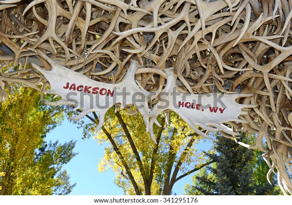 Elk Antler\
Arch welcome sign, Jackson Hole\
Wyoming
