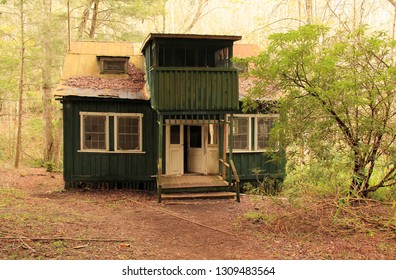 ELKMONT, TN - APRIL 9: The Elkmont Historic District In Great Smokey Mountains National Park Is Notable For Several Rustic Cabins Preserved By The National Park Service April 9, 2018 In Elkmont, TN