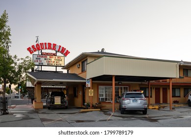 Elko, AUG 9, 2020 - Exterior View Of The Esquire Inn