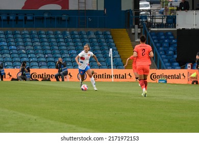 Elland Road, Leeds, England - June 24 2022: Lieke Martens Runs At Lucy Bronze With The Ball