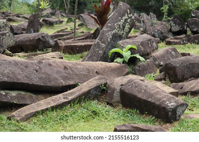 Elongated Rock Formations Piled Together Form Stock Photo 2155516123 ...