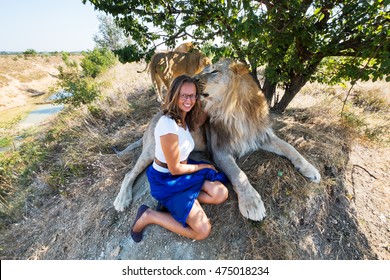 Embrace with a lion

