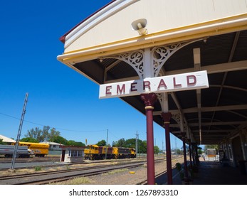 Emerald, Queensland, Australia - On December ‎27 ‎, ‎2018. - The Train Platform Of Emerald Railway Station Is A Heritage-listed Railway Station On The Central Western Railway Line Was Built In 1900.