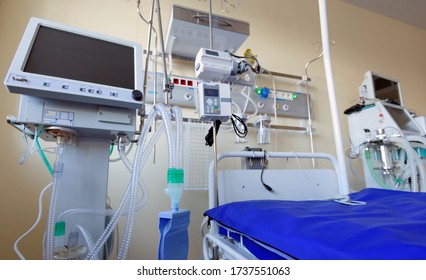 Emergency Department Intensive Care Unit Equipment Stock Photo ...