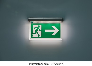 38,428 Modern exit sign Images, Stock Photos & Vectors | Shutterstock