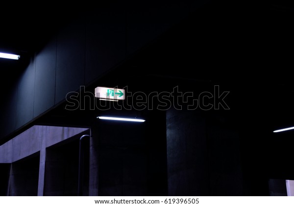 Emergency exit
sign of underground
facilities.
