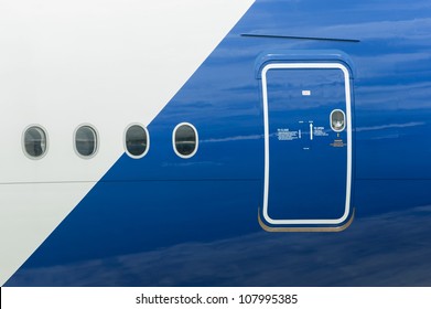 1,122 Airplane cabin door Images, Stock Photos & Vectors | Shutterstock