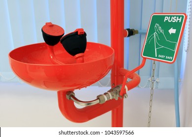 Emergency Eyes Wash Push Sign Chemical Stock Photo 1043597566 ...