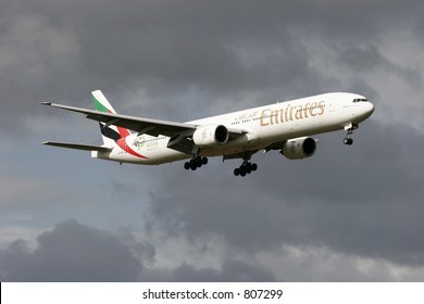 Emirates Boeing 777 Landing At Auckland International Airport