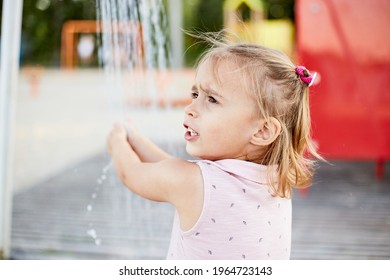 271 Little girl beach shower Stock Photos, Images & Photography ...