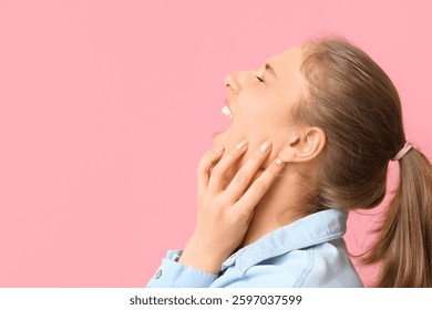 Mujer joven emocional que