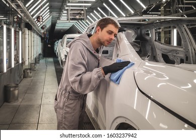 Employee Car Body Painting Shop Checks Stock Photo 1603237942 ...