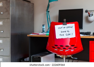 Employee Leaves Note On Back Of Office Chair: Out Of Office. Gone To The Gym!