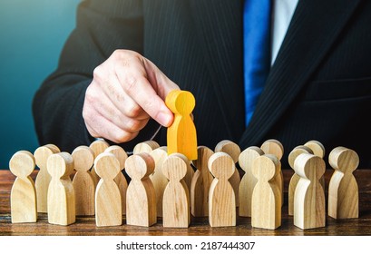 The employer selects the best candidate for the job. Human resources and the labor market. Education and courses. Professional Career Growth. Selected winner. Hire and recruit best workers. - Shutterstock ID 2187444307