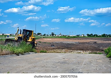 Emporia, Kansas, USA, July 2, 2021
What Was Until This Year A Producing Soybean Field Is Being Turned Into A New Truck Stop Next To The Cargill Pet Food Plant On Graphic Arts Road 