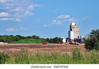 Emporia, Kansas, USA, July 2, 2021
What Was Until This Year A Producing Soybean Field Is Being Turned Into A New Truck Stop Next To The Cargill Pet Food Plant On Graphic Arts Road 