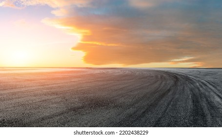 Camino carreras asfalto vacío