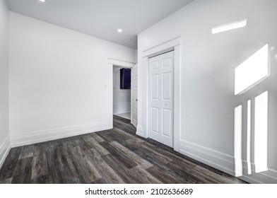 Empty Beautiful Old Style Modern Renovated Apartment In 2 Floors Canadian House With Nice Contemporary Equipped Kitchen With Appliances, Stove, Fridge, Washer And Dryer, New Bathroom And Powder Room