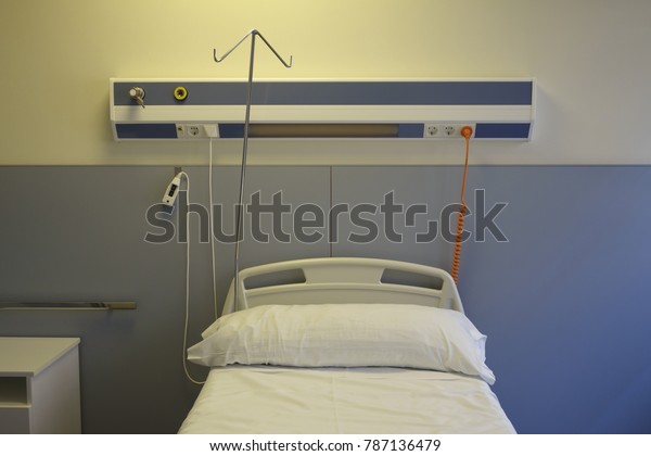 Empty Bed Hospital Room Stock Photo 787136479 | Shutterstock