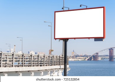 Empty big advertising banner outdoor city mockup template background. - Shutterstock ID 725132854