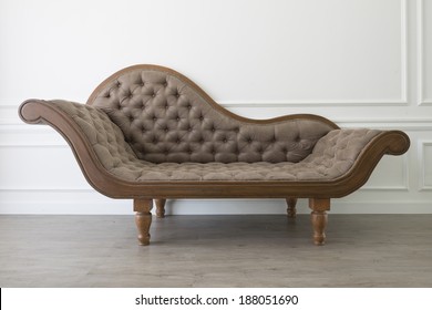 lading Missie methaan Empty Brown Vintage Sofa Stock Photo (Edit Now) 188051690
