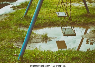 Empty Chain Swing In Playground