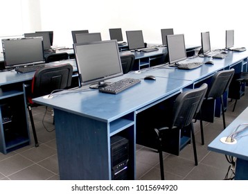 Empty  Computer  Classroom