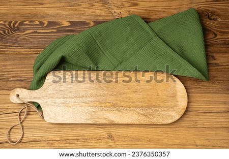Empty Cutting Board Texture Background, Wooden Chopping Board Mockup with Copy Space for Text, Rustical Kitchen Mock up with Tablecloth, Cloth Napkin Fabric Background Flat Lay, Top View