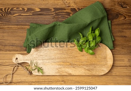 Empty Cutting Board Texture Background, Wooden Chopping Board Mockup with Copy Space for Text, Rustical Kitchen Mock up with Tablecloth, Cloth Napkin Fabric Background Flat Lay, Top View