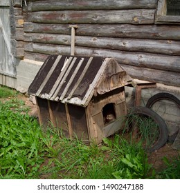 Empty Dog Kennel In Thefront Yard, Outdoor Shot