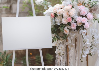 Empty figure display board on the stand for the wedding arch.