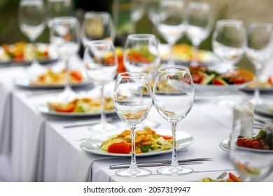 679 Gala dinner decorations arrangements gala white Images, Stock ...