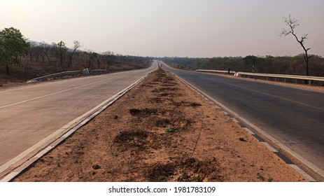 The Empty Highway In India During Lockdown Of Covid 19 Pandemic. 